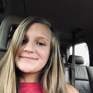 Meet your Posher, Ayla